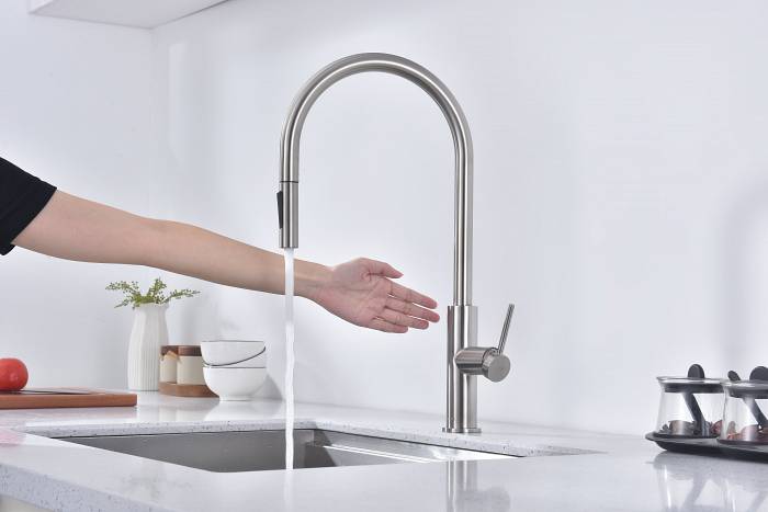 Смеситель для кухни Paulmark SENSO Se215180-BS сенсорное управление, выдвижной излив брашированная сталь