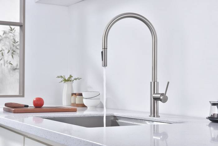Смеситель для кухни Paulmark SENSO Se215180-BS сенсорное управление, выдвижной излив брашированная сталь