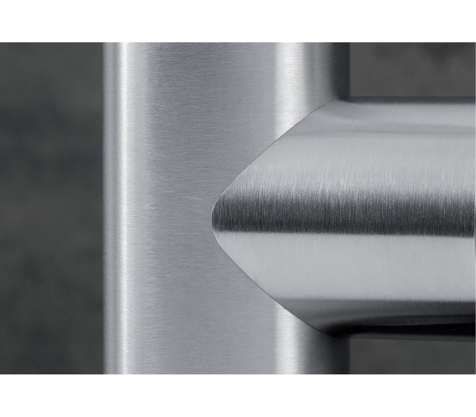 Смеситель для кухни Blanco LANORA-S-F монтаж перед окном, выдвижной шланг, однорычажный, нержавеющая сталь 526180