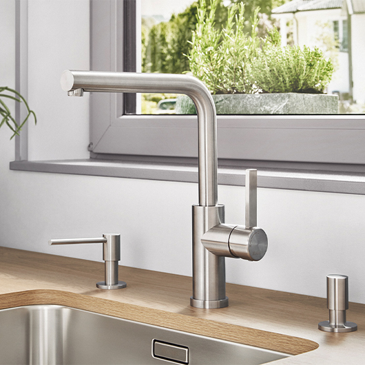 Смеситель для кухни Blanco LANORA-F монтаж перед окном, однорычажный, нержавеющая сталь 526179
