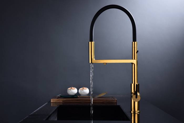 Смеситель для кухни Paulmark TORNADO To213402-BG  гибкий излив с подключением фильтра брашированное золото